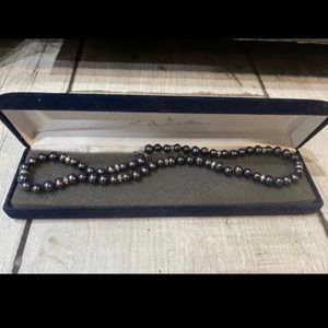 Danbury Mint black pearls necklace